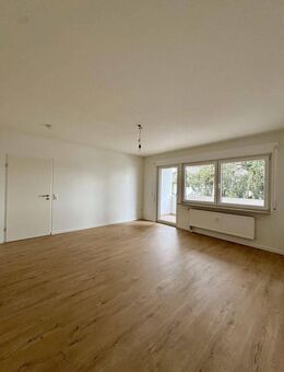 Aufwändig Renovierte 2-Zimmer-Wohnung mit Loggia & Garage in absolut ruhiger Lage in Ampfing - Ampfing