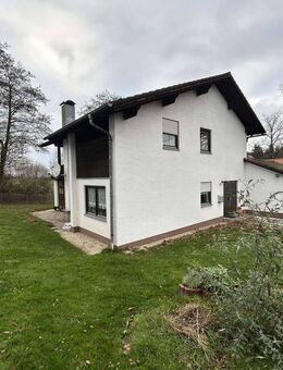 Traumlage mit Sonnenuntergang: Freistehendes Zweifamilienhaus in Luftkurort! Generationenhaus! - Arrach