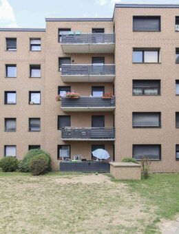 Behaglichkeit pur: 3-Zi.-Etagenwohnung in Feldrandlage - Bergheim (Nordrhein-Westfalen)