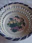 kleine bunt bemalte Schale mit Griffen, blau in 07743