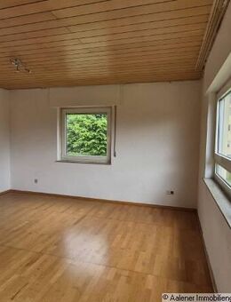 Renovierungsbedürftige, leerstehende 3-Zimmer-Wohnung mit Aussichtsbalkon - Aalen