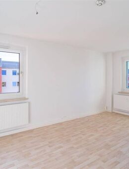 3 Zimmer Familienwohnung mit großen "Ums Eck"-Balkon und Weitblick - Chemnitz