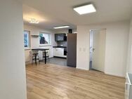 Kernsanierte 4-ZKB Wohnung nahe St. Arnualer Markt. Einbauküche + eigener Eingang - Saarbrücken