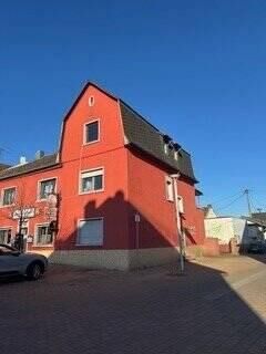 Wehrden! Momentan Gaststätte mit Innenhof und darüber liegender Wohnung! Wohnnutzung nach Umbau möglich!