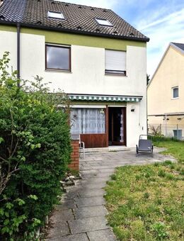 Ruhige Lage: Großes REH mit 2 Bädern in Nürnberg - Reichelsdorf / Haus kaufen - Nürnberg