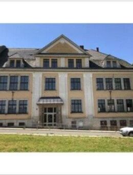 Charmantes, ehemaliges Schulgebäude in Falkenstein-Vogtland - Falkenstein (Vogtland)