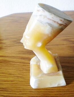 Nofretete-Alabaster-Büste,Alt - Linnich