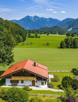 Traumgrundstück und Weitblick: Reizendes Einfamilienhaus im Chiemgau - Schleching
