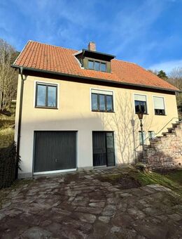 Wohnen am Fuße der Plassenburg Einfamilienhaus im Grünen mit Blick über Kulmbach - Kulmbach