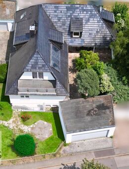 Großzügiges Einfamilienhaus mit zwei Doppelgaragen - Perfekt für Familien, Unternehmer & Mehrgenerationenwohnen - Oedheim