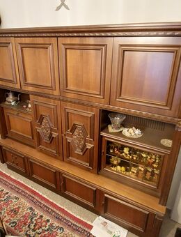 Wohnzimmerschrank (mit Barfach, Vitrine etc) und Anrichte - Bad Homburg (Höhe)