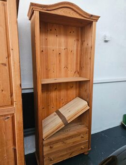 Schönes Holzregal - Meeder