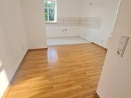 attraktive und vollständig renovierte 2- Zimmerwohnung - Limbach-Oberfrohna