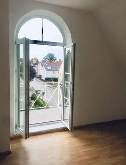 2-Zimmer exklusive Dachgeschoss Appartement mit Balkon und Wohndiele - Bobingen