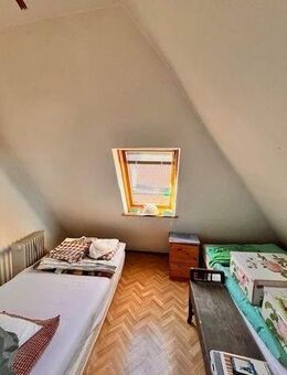 Helles Dachgeschoss-Apartment in Jena mit 3 Zimmern - Jena