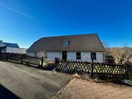 Einfamilienhaus in ruhiger Lage mit großem Garten und Garage - Ellefeld