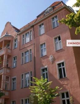 IMMOBERLIN.DE - Schöne Stuck-Altbauwohnung mit Balkon nahe Tempelhofer Hafen - Berlin