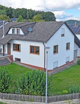 Einfamilienhaus mit Einliegerwohnung und Potential zum Ausbau in Velburg - Velburg