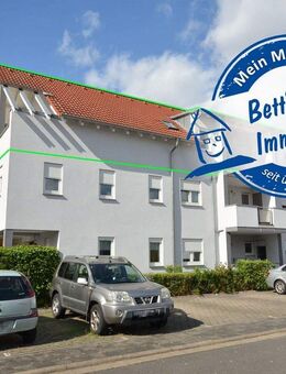 DIETZ: 3-Zimmer-Dachgeschosswohnung mit 2 Sonnen-Balkonen, Wanne+Dusche, Einbauküche - Groß Zimmern