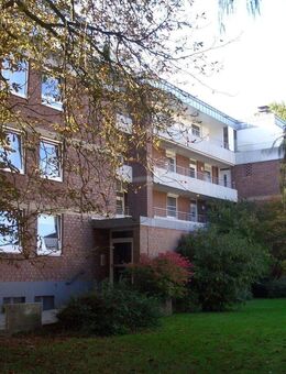 Das besondere Angebot: in ruhiger Innenstadtlage verkaufen wir eine geräumige 4-Zimmer-Eigentumswohnung mit Balkon und Tiefgaragenplatz - Bünde