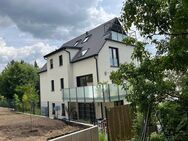 Kurzfristig bezugsfreie 5-Zimmer Eigentumswohnung mit Loggia und Blick über das Saaletal - Jena