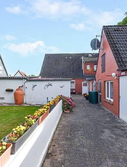Charmante Doppelhaushälfte auf weitläufigem Erbpachtgrundstück in beliebter Lage von Lübeck! - Lübeck