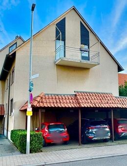 Helle 3,5 Zimmer-Wohnung mit Dachterrasse, Balkon und Carport in Gerlingen - Gerlingen