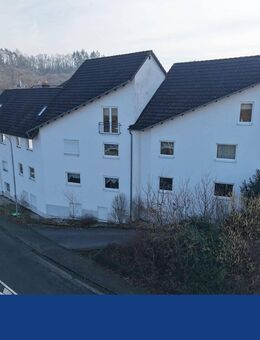 Renditeobjekt! 5 Wohneinheiten mit 2 Garagen und 5 KFZ-Stellplätze - Döttesfeld