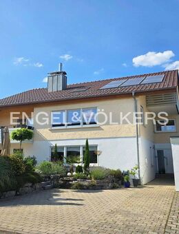 Top gestyltes Wohnhaus mit ELW und liebevoll gestaltetem Garten sowie unverbaubarem Blick auf die Wurmlinger Kapelle - Rottenburg (Neckar)