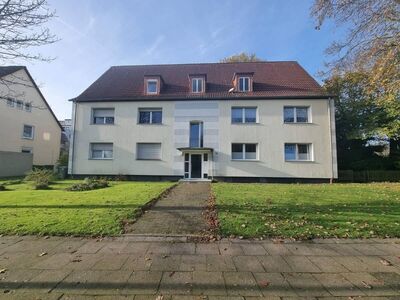 DACHGESCHOSSWOHNUNG MIT AUSBAUPOTENTIAL - BAUGENEHMIGUNG VORHANDEN - LOGGIA - EIGENER GARTEN