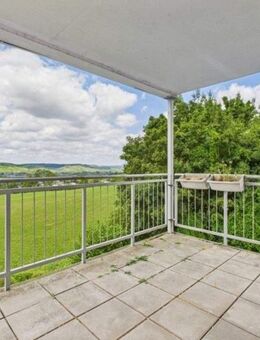 PERL: SOFORT FREI! 107 M² WOHNUNG + 2 GARAGEN + TOLLE AUSSICHT! - Perl