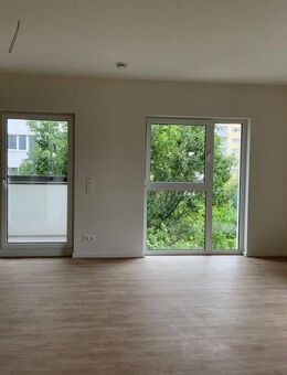 Helle 3-Zi-Wohnung mit Loggia in Lichtenberg - Berlin