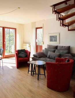 Attraktive Kapitalanlage: sofort vermietbare Maisonette mit Terrasse in ruhiger Lage von Gustow. - Gustow