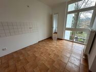 1. OG / toller Grundriss / Wanne + Dusche / Süd-Balkon frei ab 1.9.25 - Chemnitz