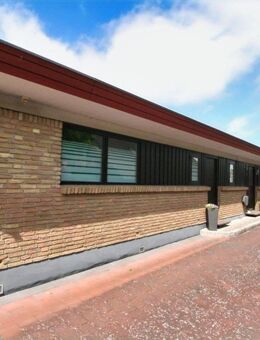 Gepflegter Winkelbungalow mit Garage und Wintergarten - Rastede