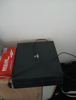 PS4//500GB+1 Controller - Osterwieck
