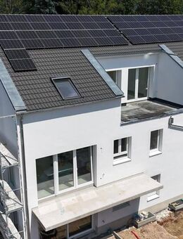 Lichtdurchflutete 3 Zi-Whg. mit Panoramablick im 1.OG, Süd-Balkon - Effizienz "A" - Freiburg (Breisgau)
