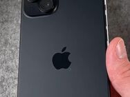 IPhone 15 Plus in Schwarz mit Hülle - Sinzig