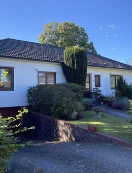 Von Privat. Einzelhaus auf einem Sahnestück von Grundstück in Norderstedt/ Garstedt. - Norderstedt