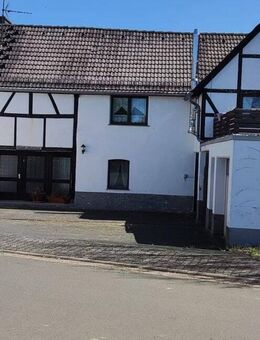 freistehendes Zweifamilien- Generationenhaus mit zusätzl. großem Einzimmerapartment in Freilingen, Gemeinde Blankenheim - Blankenheim (Nordrhein-Westfalen)