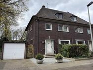 Doppelhaushälfte mit Garage in Oberhausen - Oberhausen