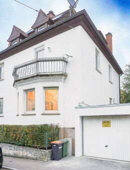 Stadtvilla mit Charme, großzügigem Grundstück und große Doppelgarage und Einzelgarage - Stuttgart