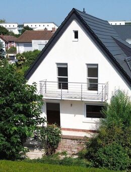 KL-Nähe Fliegerstraße-Modernisiertes, freisteh. Einfamilienhaus m. Garage u. Außenpool in Südlage - Kaiserslautern