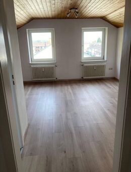 Kleine DG 3-Zimmerwohnung - Haag (Oberbayern)