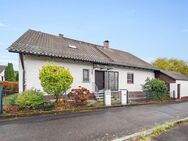 Provisionsfrei - Großes, familienfreundliches Haus mit schönem Garten & Sauna in naturnaher Wohnlage - Schwanstetten