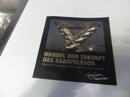 Saarpolygon in Saarlouis, Buch zu verschenken begebbare Großskulptur - Stuttgart