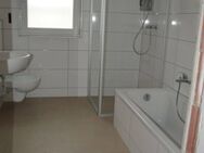 Erstbezug !! 2 Zi. Neubau Dachgeschoßwohnung mit Tageslichtbad und Wanne, Sonnenbalkon für Single oder Pärchen in Dettelbach-OT Effeldorf /Whg. 6 - Dettelbach