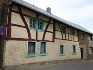 Handwerker aufgepasst! Historisches sanierungsbedürftiges Fachwerkhaus mit Anbau + viel Baumaterial - Rech