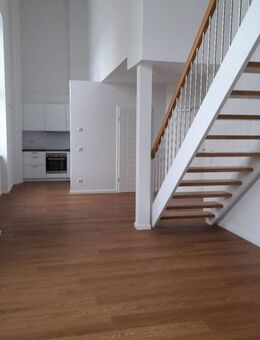 +++ Wunderschöne 2 - Raum Galeriewohnung mit Einbauküche und Balkon +++ - Leipzig