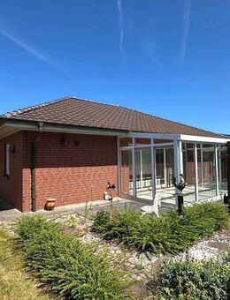 Gepflegter Bungalow mit Wintergarten und Carport - Klein Gladebrügge